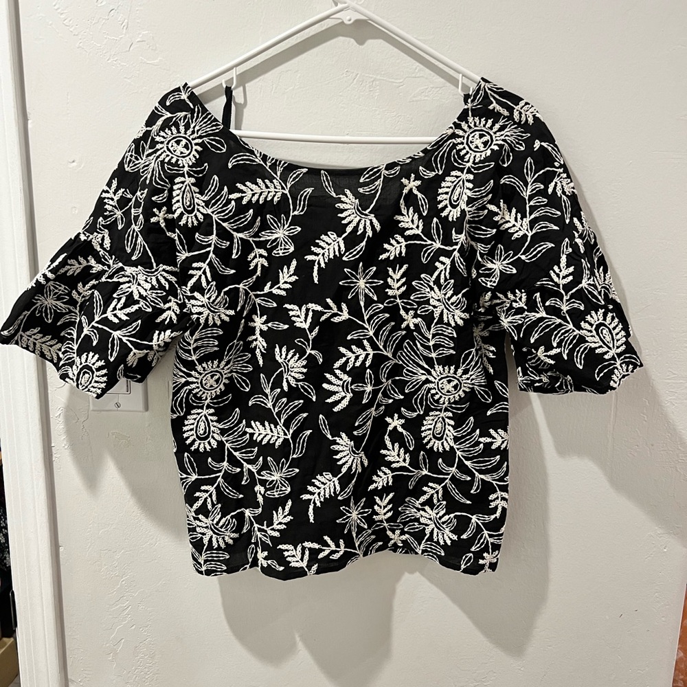 Embroidered flutter sleeve